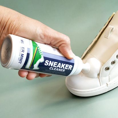 Witte sneaker reinigen met Sneaker Cleaner